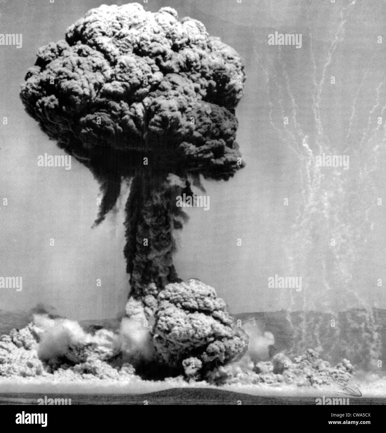 Atomic energy: An explosion of the H-Bomb during testing in the Marshall Islands, 1952.. Courtesy: CSU Archives / Everett Stock Photo
