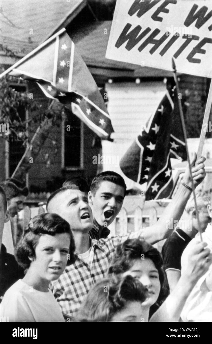 Birmingham, Alabama: Students wave confederate flags and carry anti-integration signs as they stage demonstration near West End Stock Photo