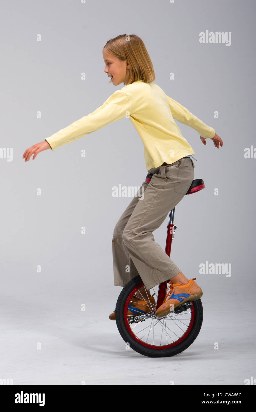 Unicycle tightrope hires stock photography and images Alamy