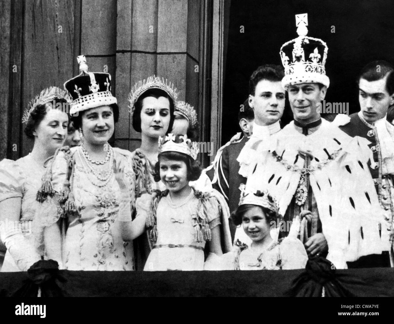 After Coronation ceremonies, the Royal family gathers to greet their subjects. L-R, foreground: Queen Elizabeth (Queen Consort Stock Photo