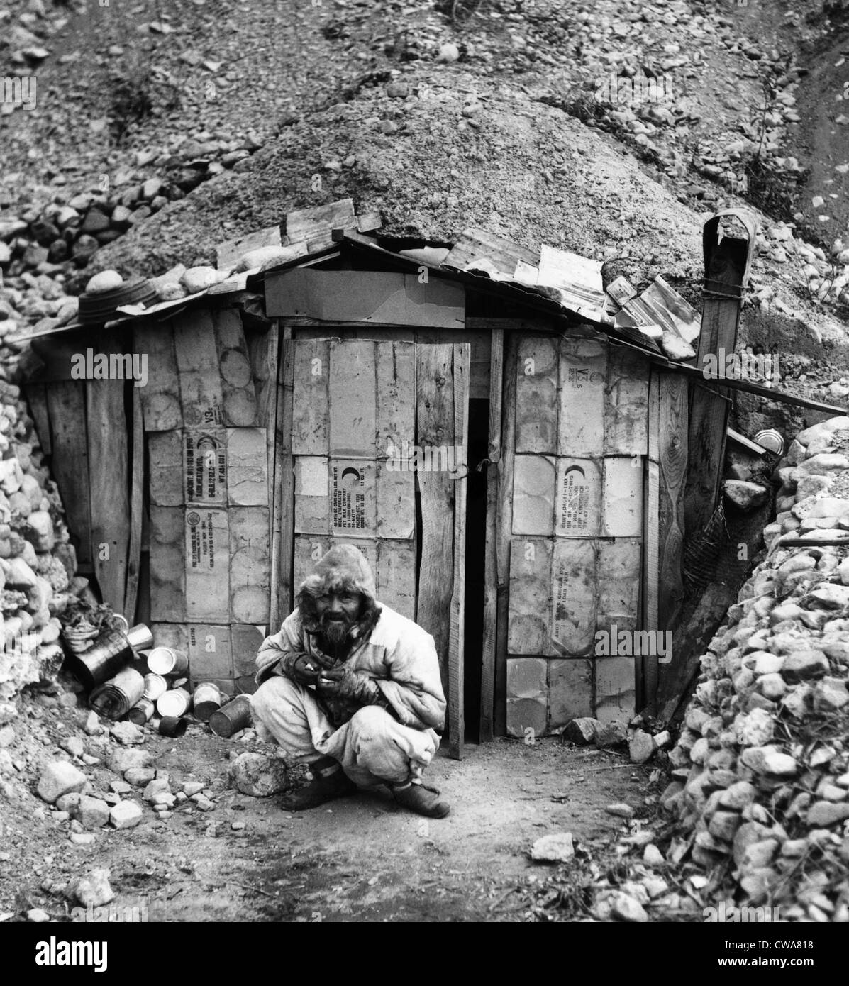 A South Korean man who lost his family and possessions during the Korean War, 1951.. Courtesy: CSU Archives / Everett Collection Stock Photo