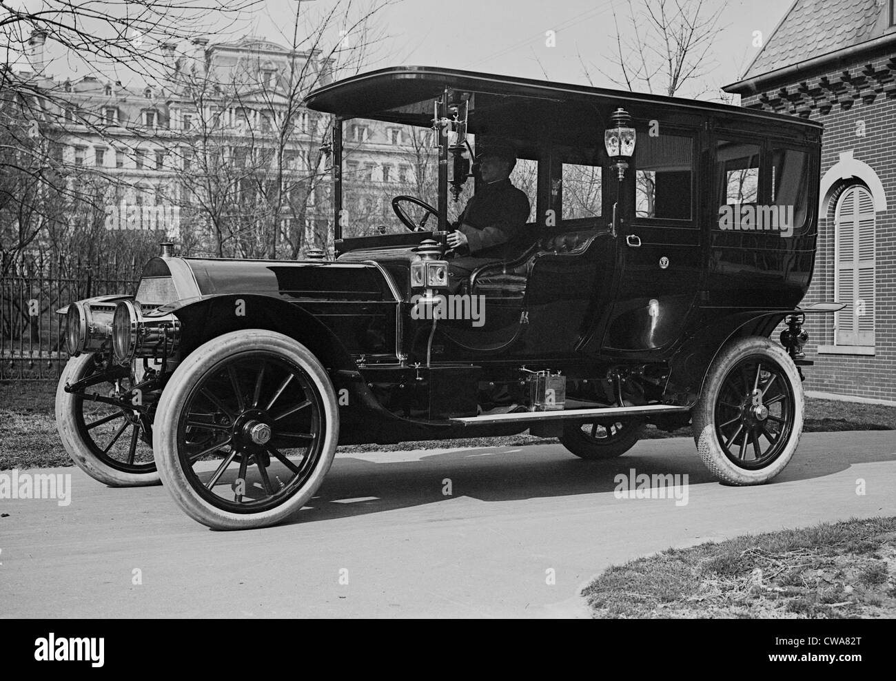President Taft's 'Pierce Arrow,' a luxury auto with 6 cycle, that reached speeds near 50 mph.  Photo from 1909. Stock Photo