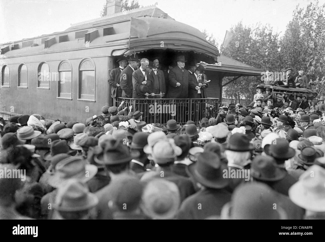 William Howard Taft (1857-1930) speaks to crowds from his whistle-stop train during his successful campaign for the US Stock Photo