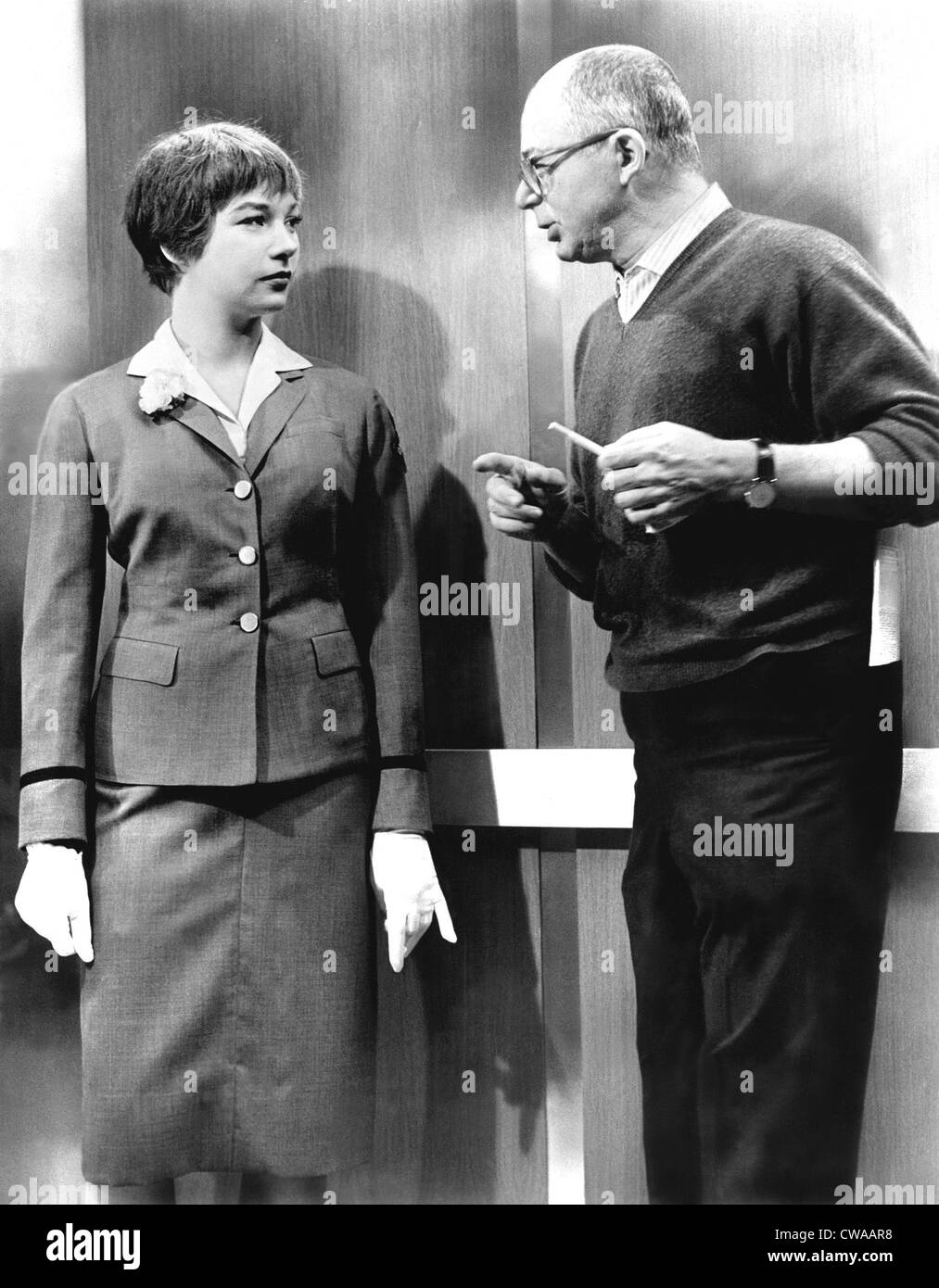THE APARTMENT, Shirley MacLaine, director Billy Wilder on set, 1960. Courtesy: CSU Archives / Everett Collection Stock Photo