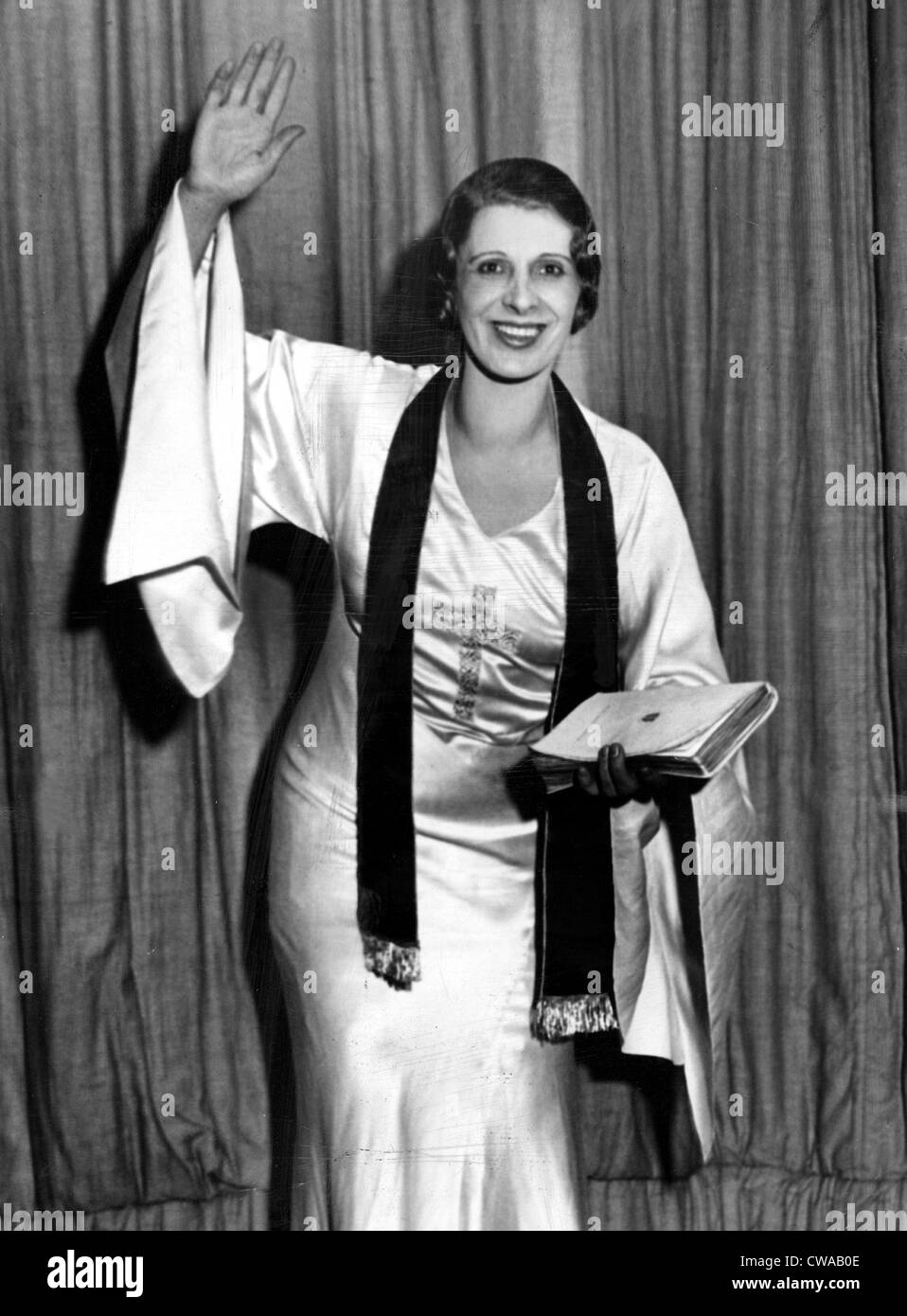 aimee semple mcpherson grave