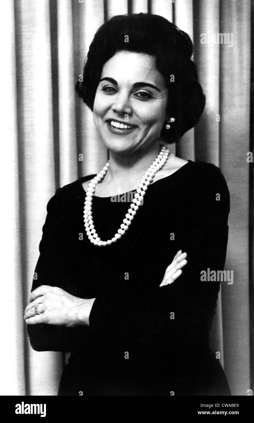 Ann Landers, 1961. Courtesy: CSU Archives / Everett Collection Stock Photo