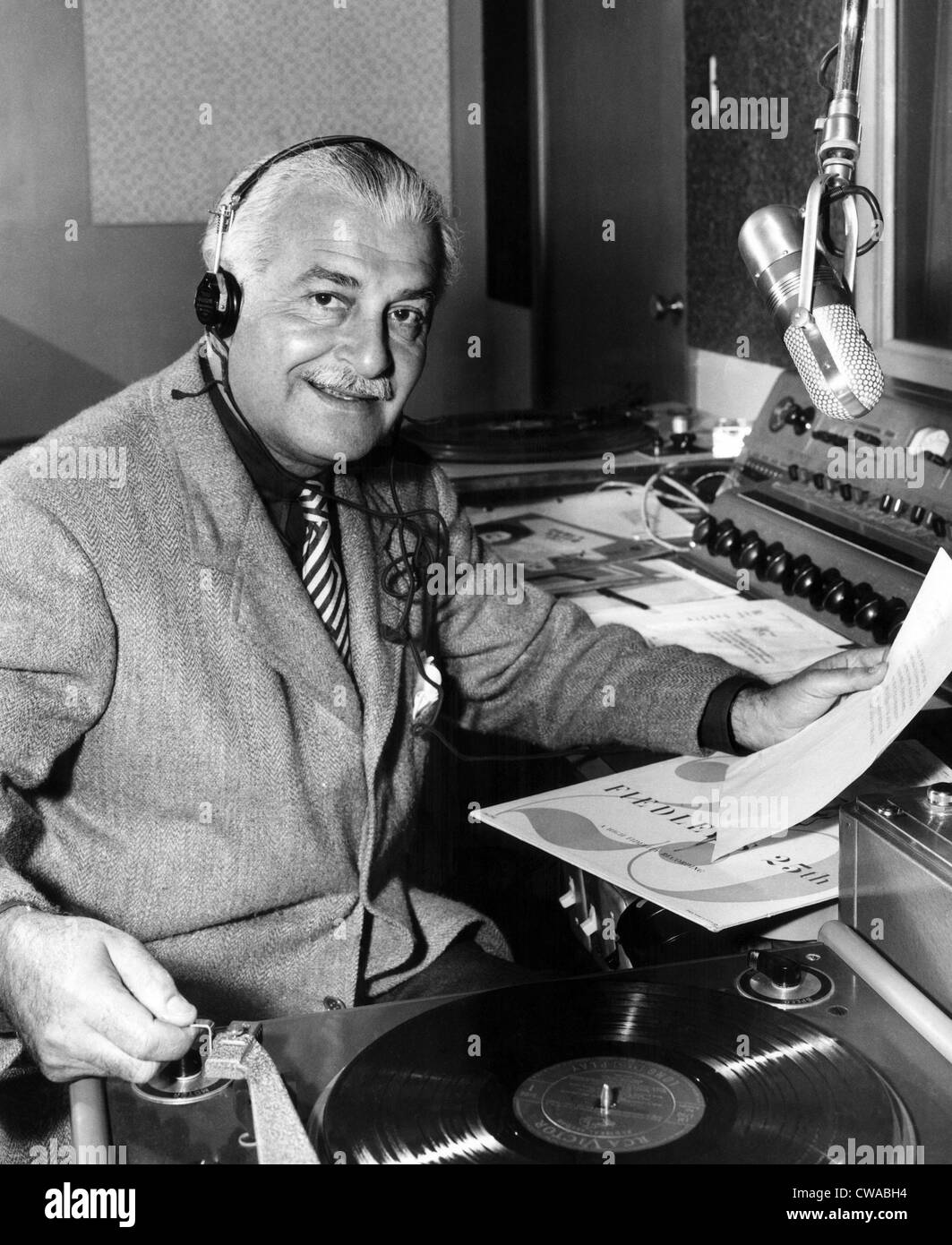 Disc jockey 1950s hires stock photography and images Alamy
