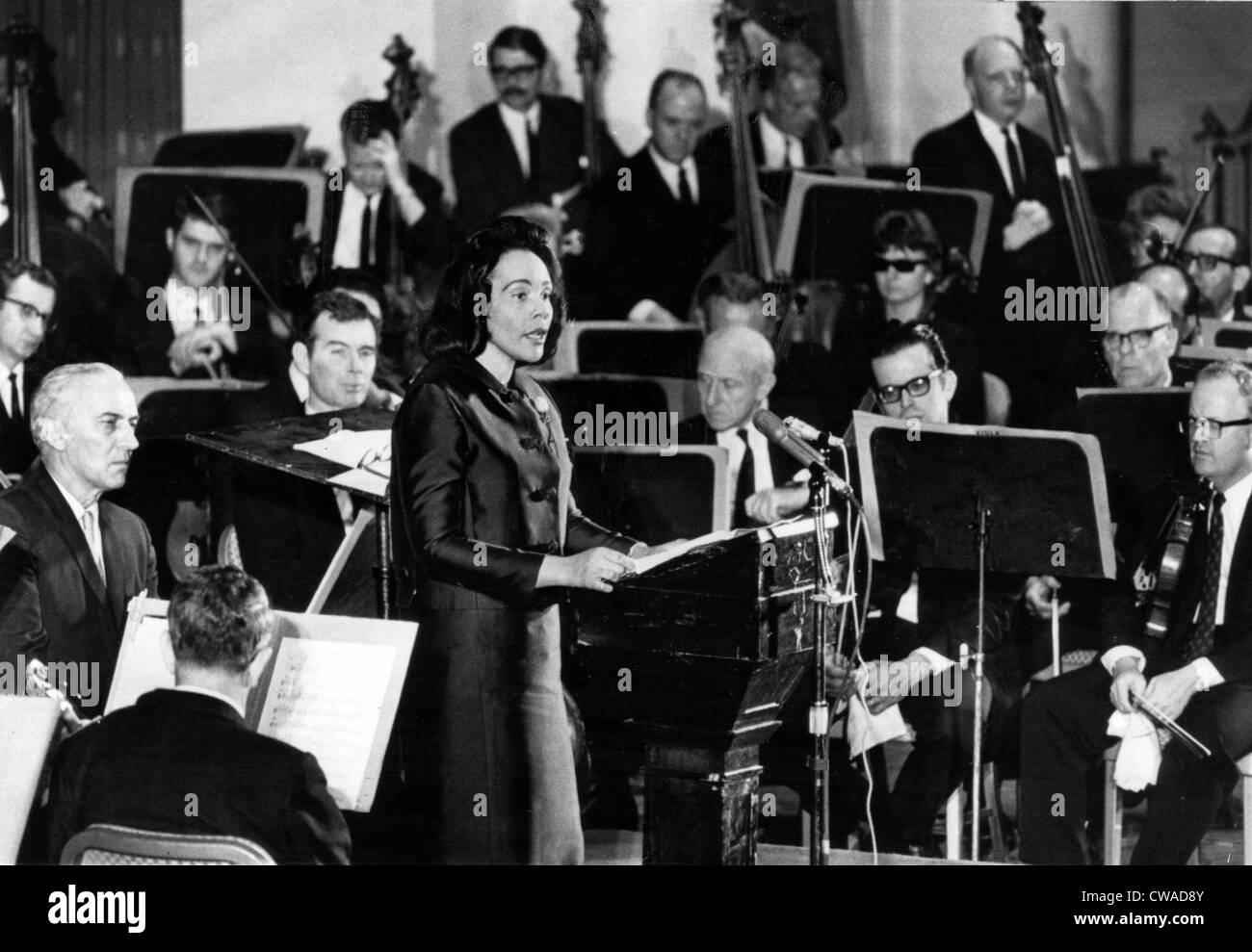 Coretta Scott King narrates Aaron Copland's 'Lincoln Portrait' during Memorial Day concert by the Washington National Symphony, Stock Photo