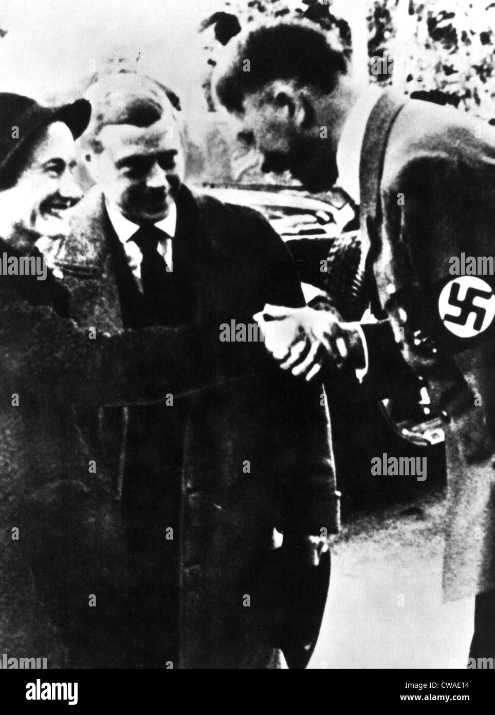 DUCHESS OF WINDSOR WALLIS SIMPSON, with the Duke of Windsor and Adolf Hitler. Courtesy: CSU Archives / Everett Collection Stock Photo