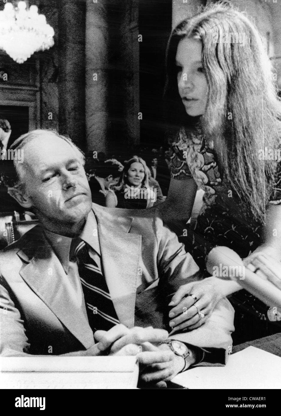 Watergate conspirator E. Howard Hunt gets words of encouragement from his daughter before he tesfifies before Senate Watergate Stock Photo