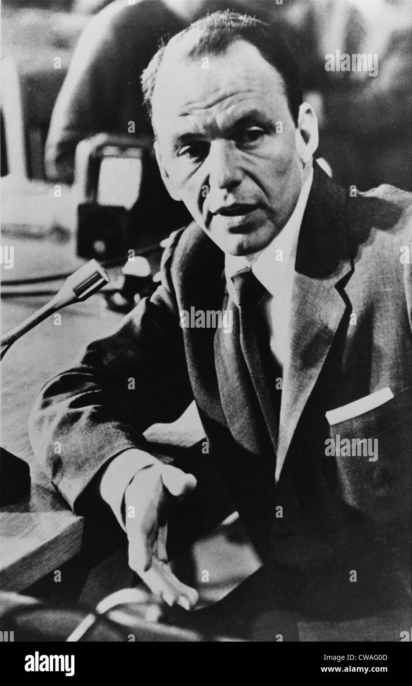 Frank Sinatra (1915-1998), giving testimony to a Senate Committee concerning links between tabloid magazines and private Stock Photo