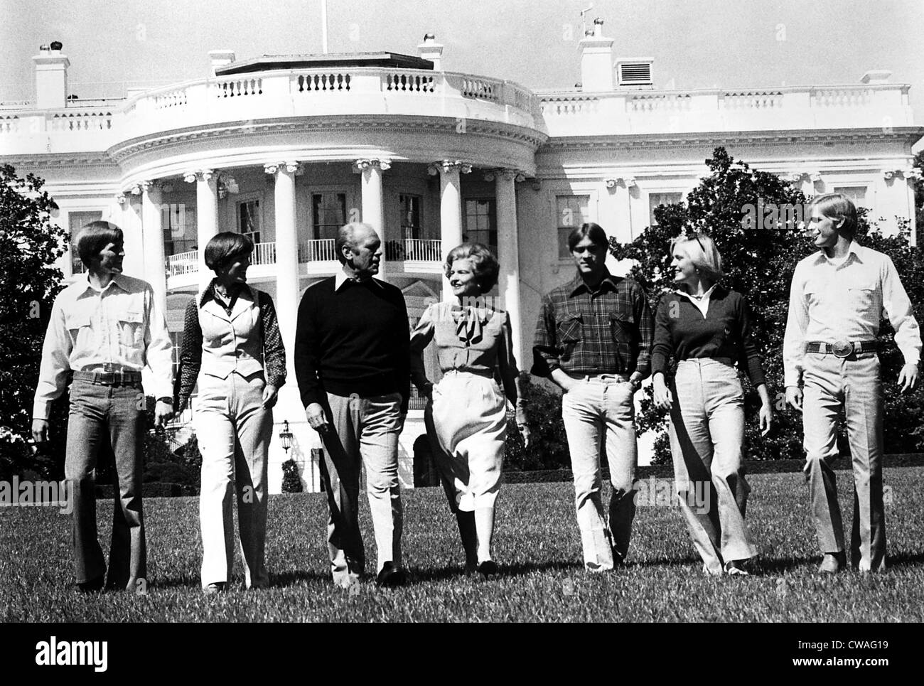 President Gerald Ford, Betty Ford and family on the South Lawn of the White House, 1970s. Courtesy: CSU Archives / Everett Stock Photo