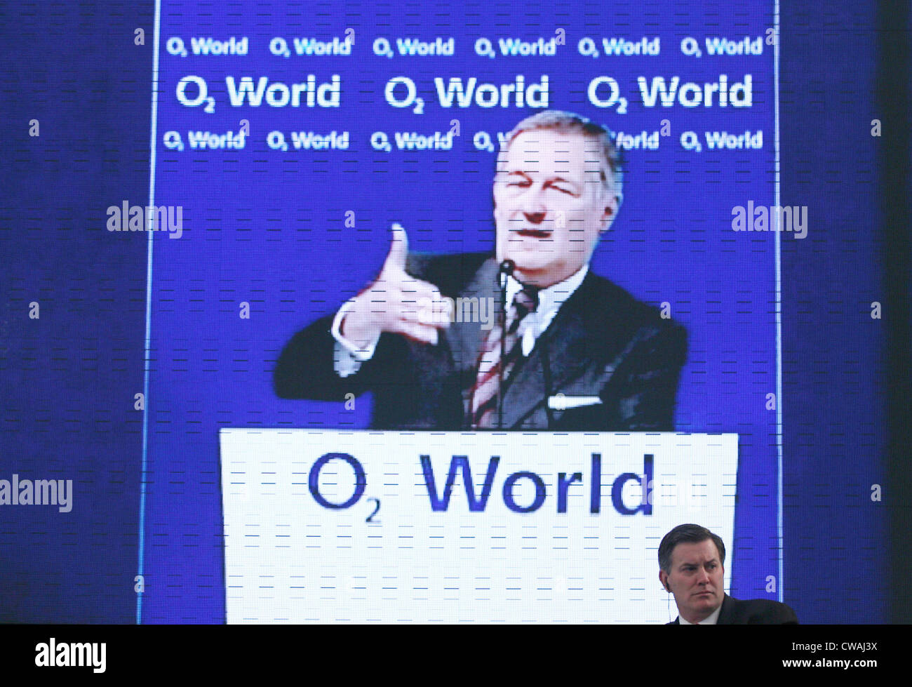 O2 Germany CEO, Rudolf Groeger and Timothy J. Leiweke, CEO of Anschutz Entertainment Group Stock Photo