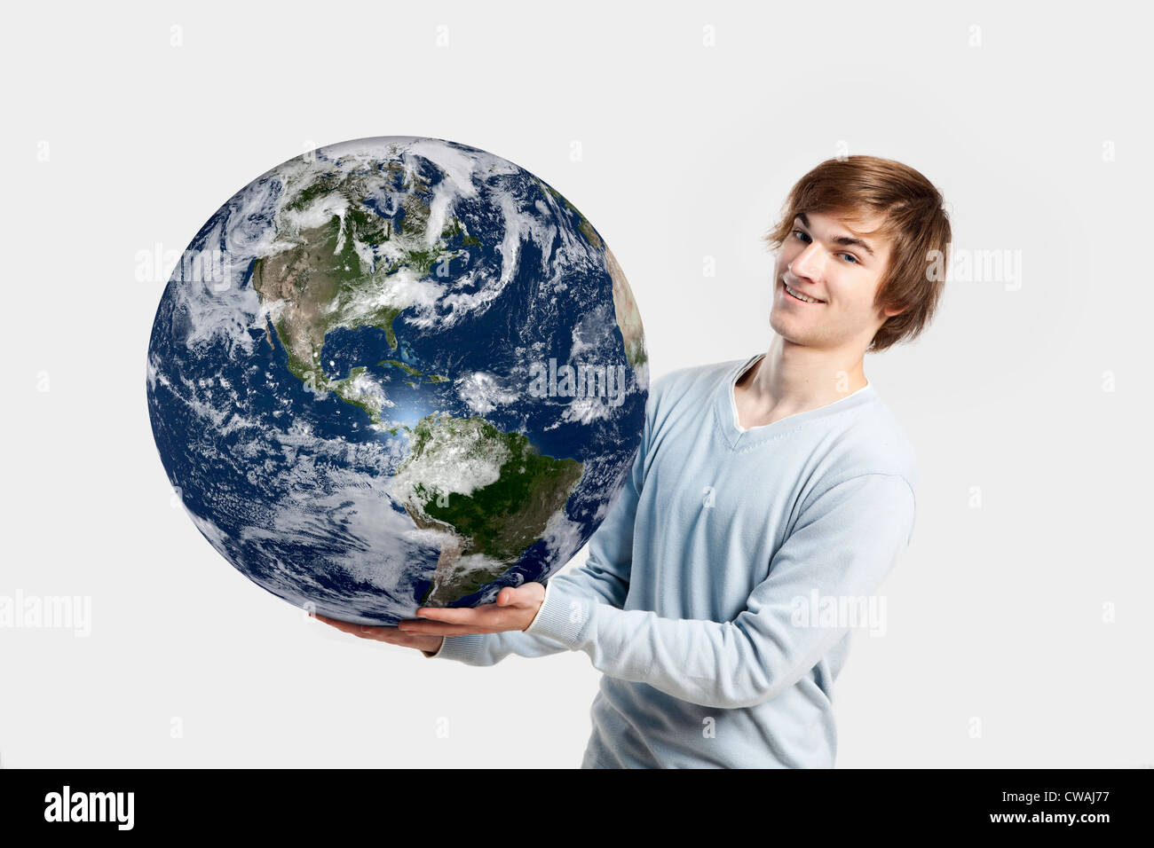 планета на ладони. планета земля в руках. человек держит планету. человек держит планету. мужчина держит в руках земной шар.