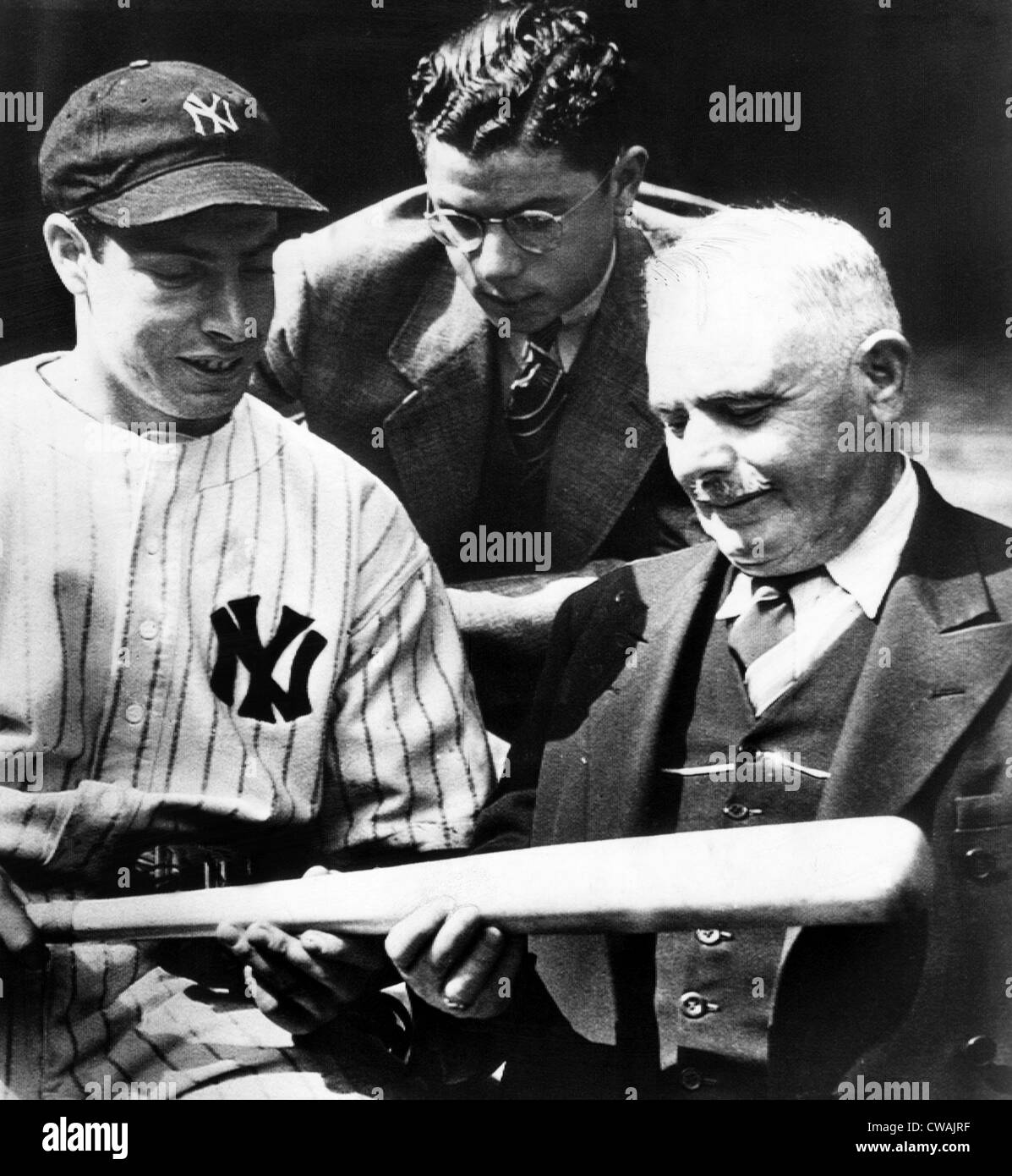 Joe DiMaggio, Dominic DiMaggio and their father, 1949. Courtesy: CSU Archives/Everett Collection Stock Photo