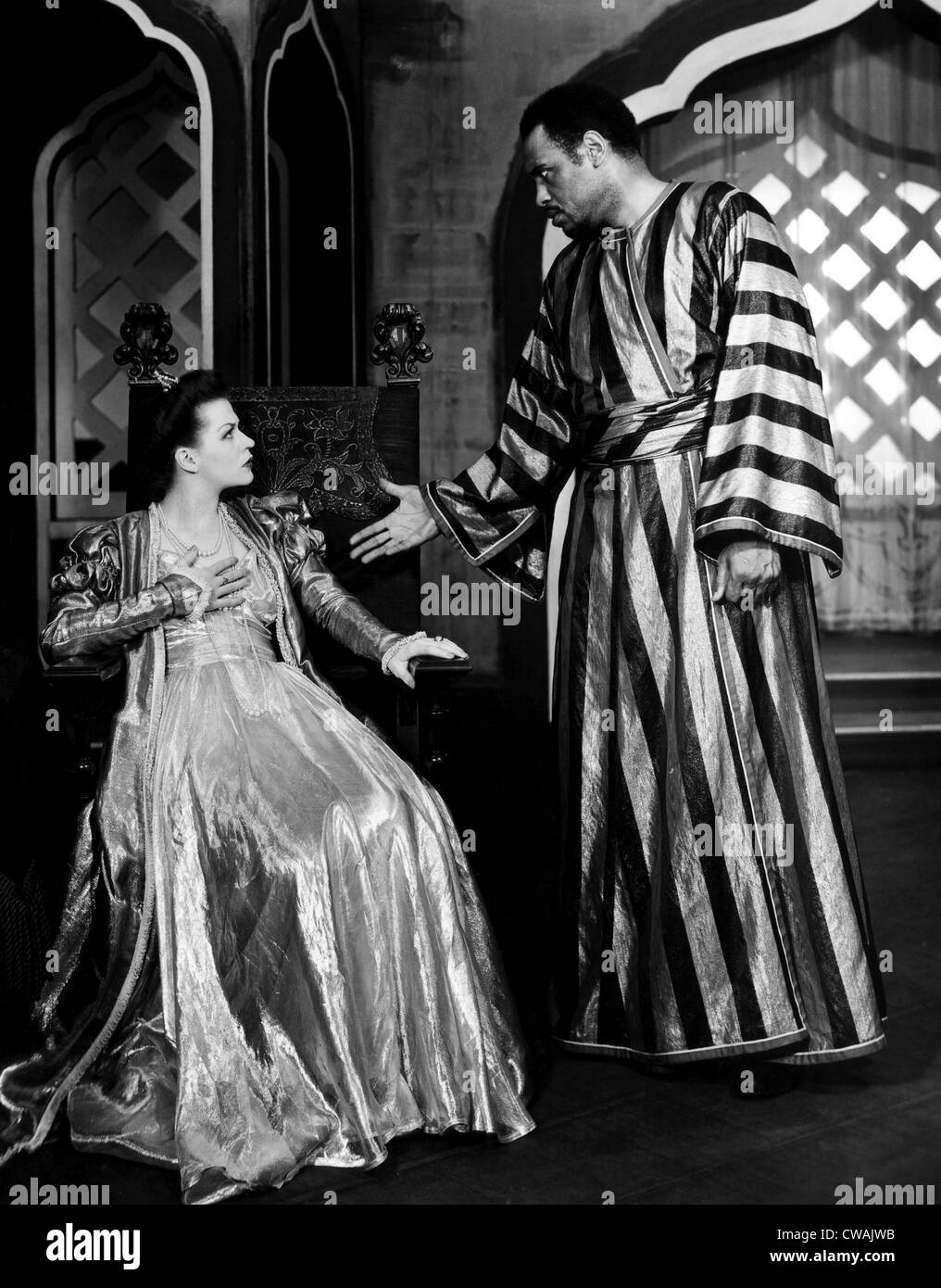 OTHELLO, Uta Hagen as Desdemona, Paul Robeson as Othello, Shubert Theatre, Broadway, 1943-1944.. Courtesy: CSU Archives / Stock Photo