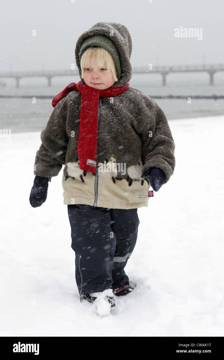 Zingst child on the beach in winter Stock Photo