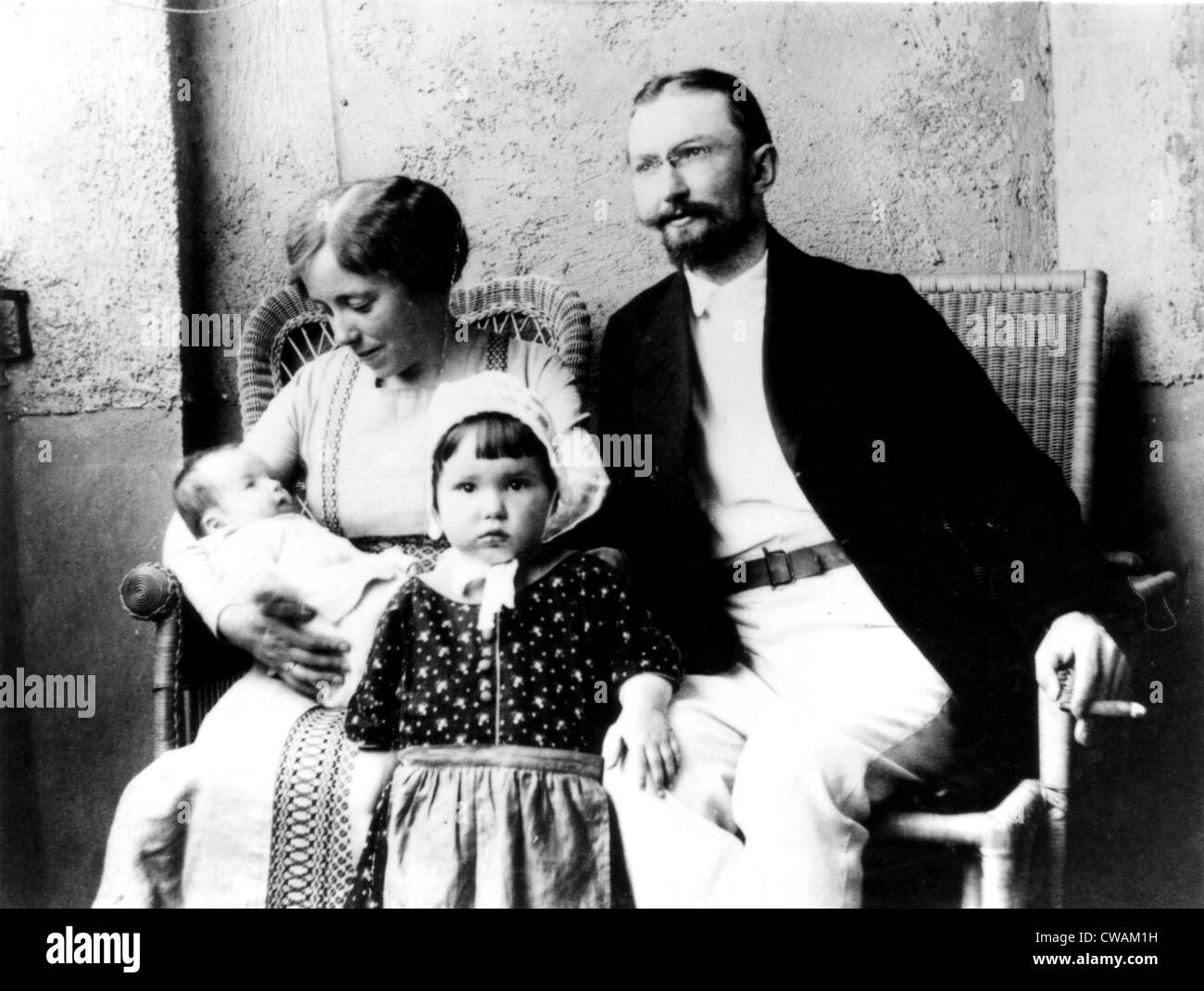 Karen Horney with her husband Oskar and daughters Brigitte and Marianne, 1913. Courtesy: CSU Archives / Everett Collection Stock Photo