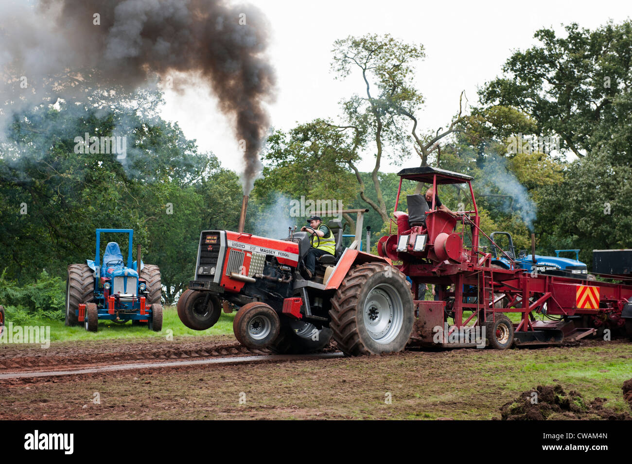 Tractor pulling competition at vintage machinery show, Newport, Shropshire Stock Photo