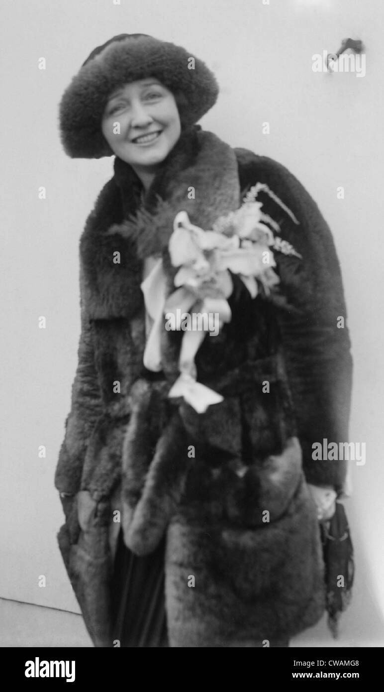 Hedda Hopper (1890-1966), as a young actress, wearing a fur coat with matching hat. Ca. 1925. Stock Photo