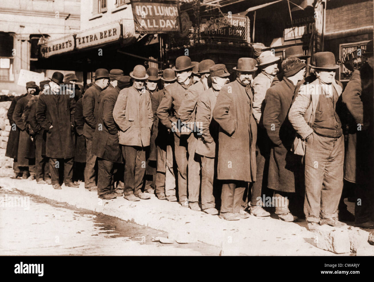 Bread line of men on New York City's Bowery, 1910. Stock Photo
