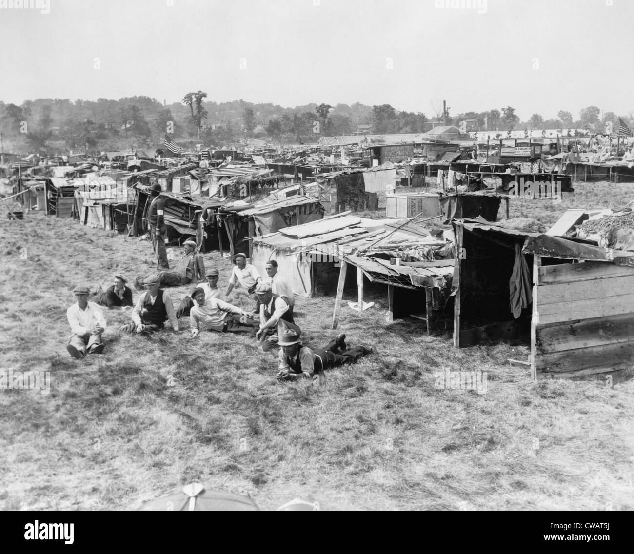 The Bonus Army built a Hooverville on Anacostia Flats, Washington, D.C. It  would later be burned down by U.S. Army troops as Stock Photo - Alamy