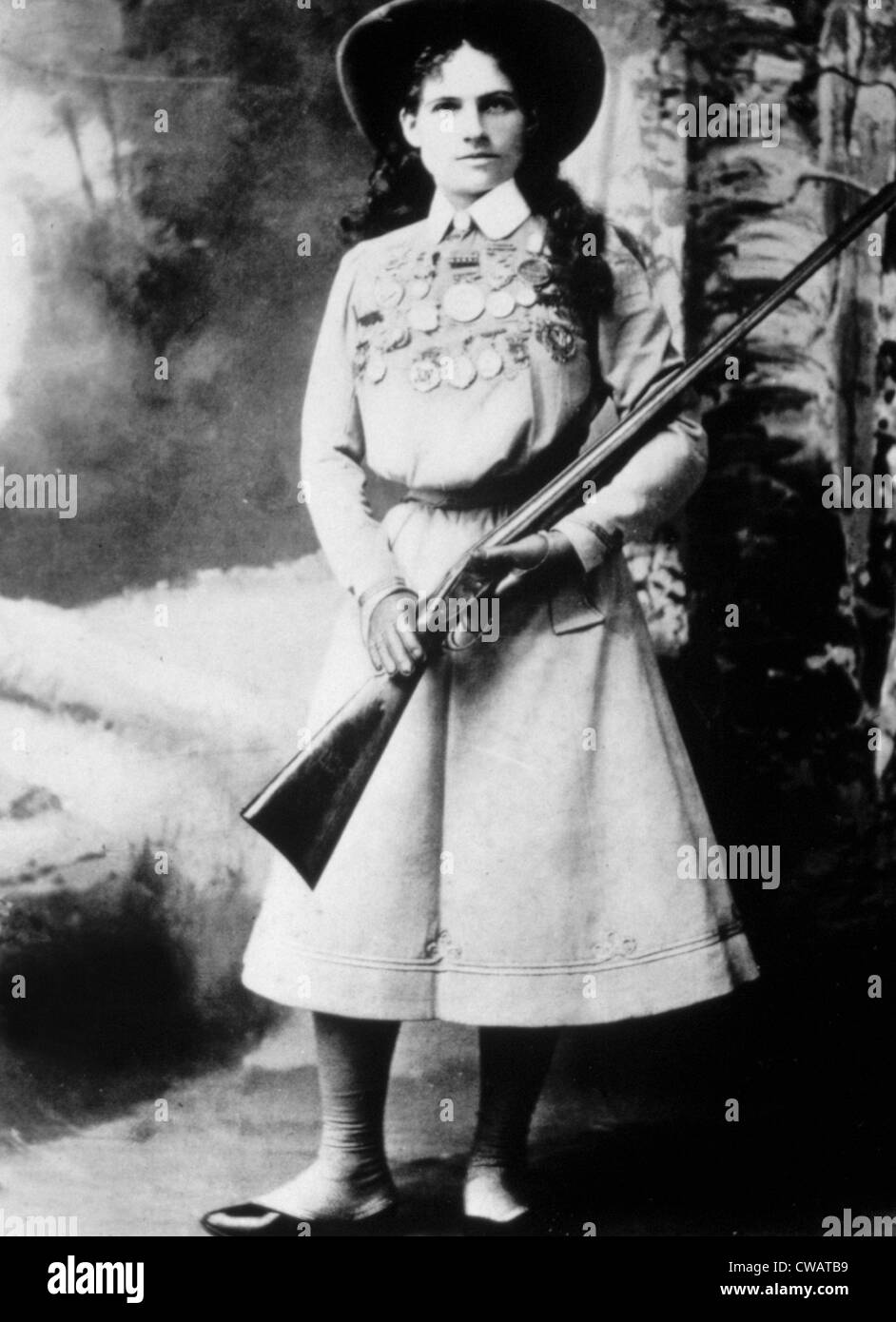 Annie oakley portrait hi-res stock photography and images - Alamy