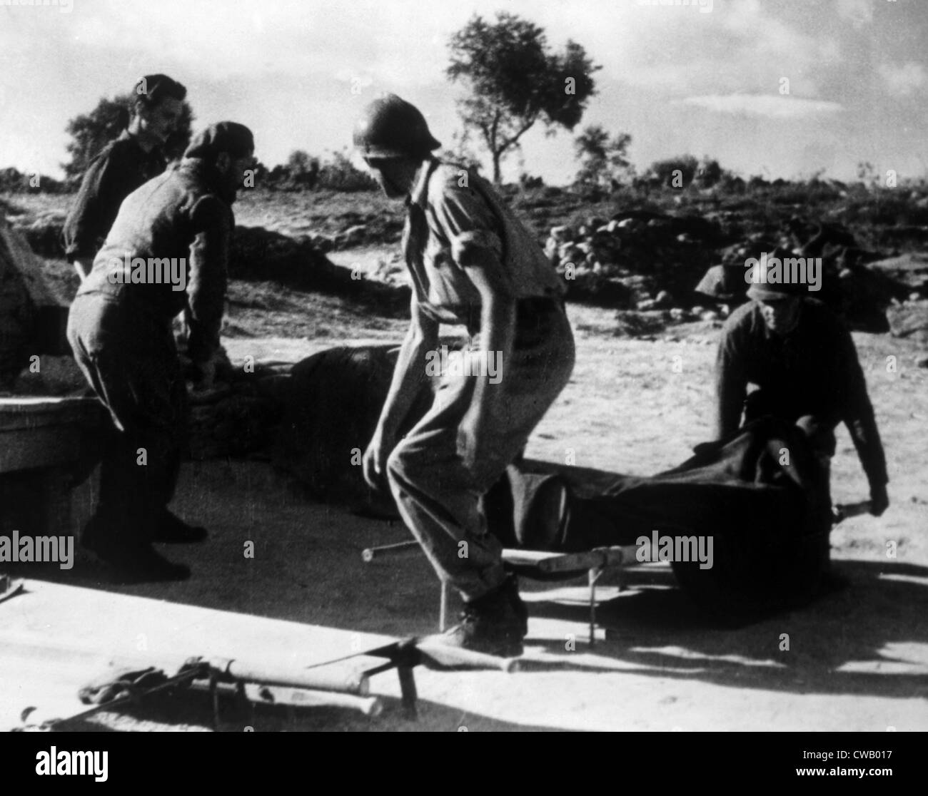 Spanish Civil War (1936-1939), Loyalist soldiers bringing in the wounded, 1937. Stock Photo