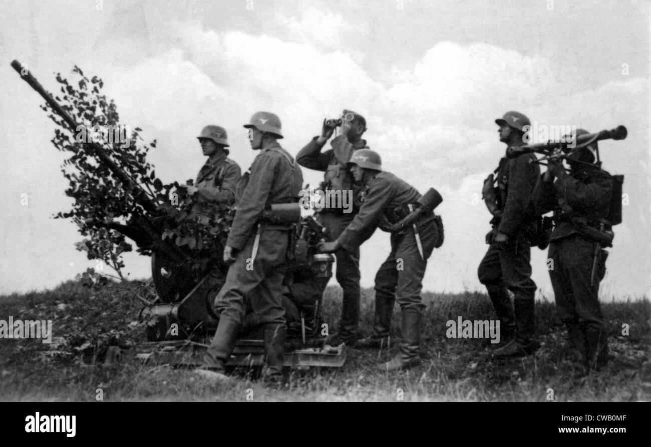World War II, German anti-aircraft soldiers, ca. 1940 Stock Photo