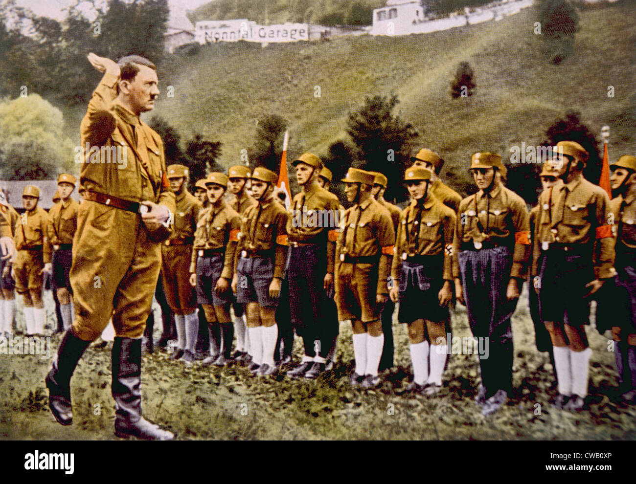 Adolf Hitler greeting his Berchtesgaden SA troops, 1932 Stock Photo