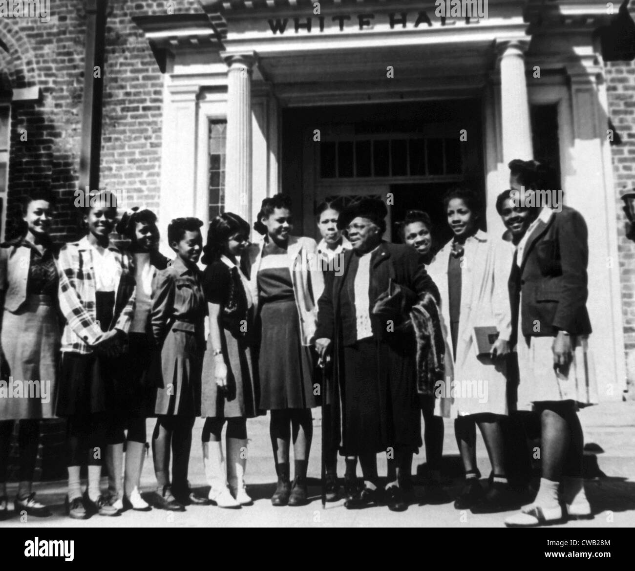 Mary McLeod Bethune with students at Bethune-Cookman College which she had founded as the Daytona Normal and Industrial Stock Photo