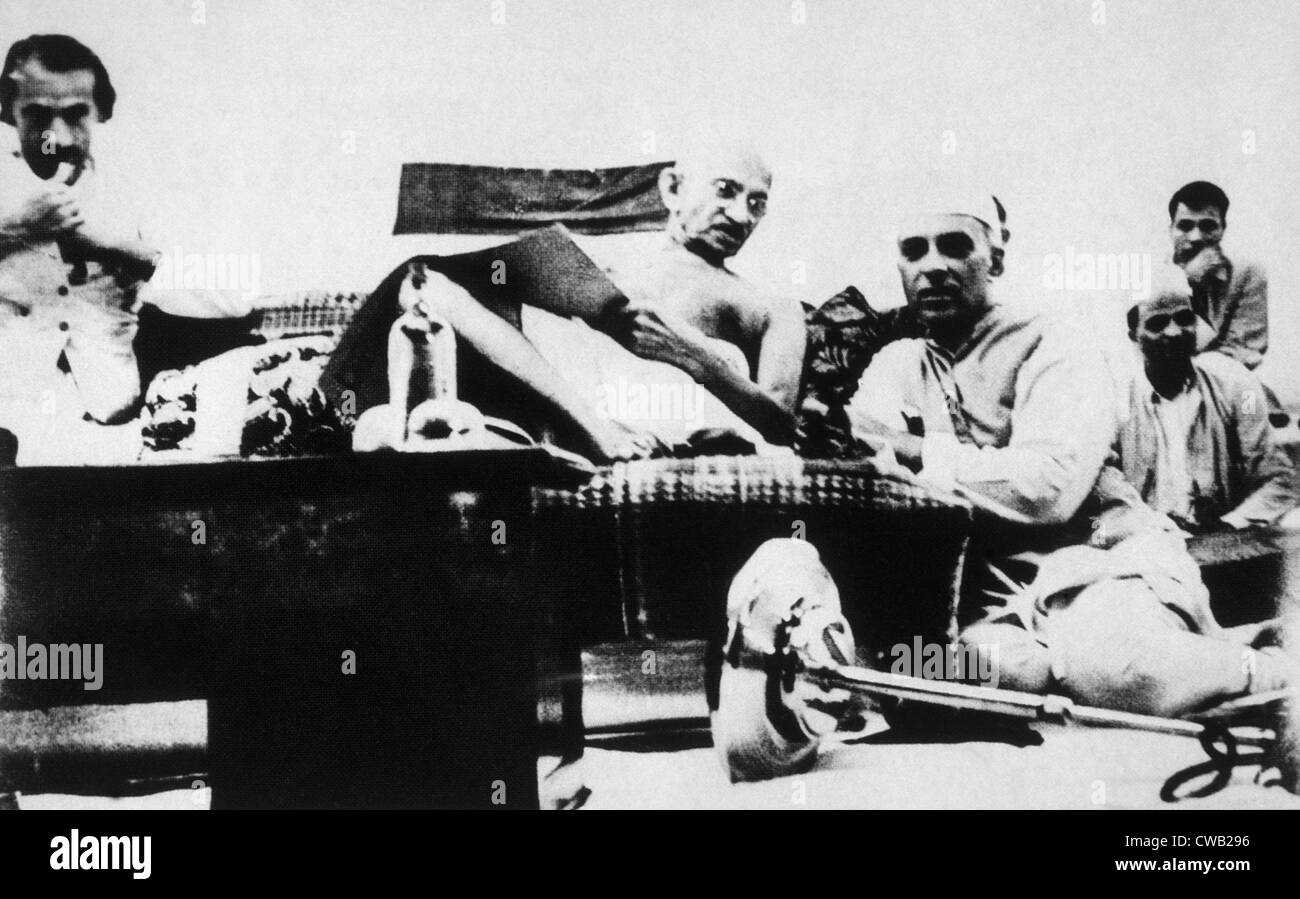 Mahatma Gandhi, Jawaharlal Nehru at an Indian National Congress meeting, ca. 1929 Stock Photo