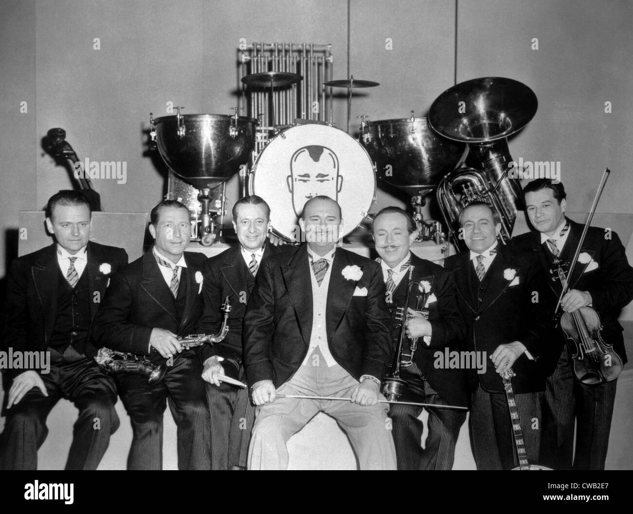 Paul Whiteman Center With Members Of His Orchestra 1945 Stock Photo Alamy Paul Whiteman Center With Members Of His Orchestra 1945 Stock Photo Alamy