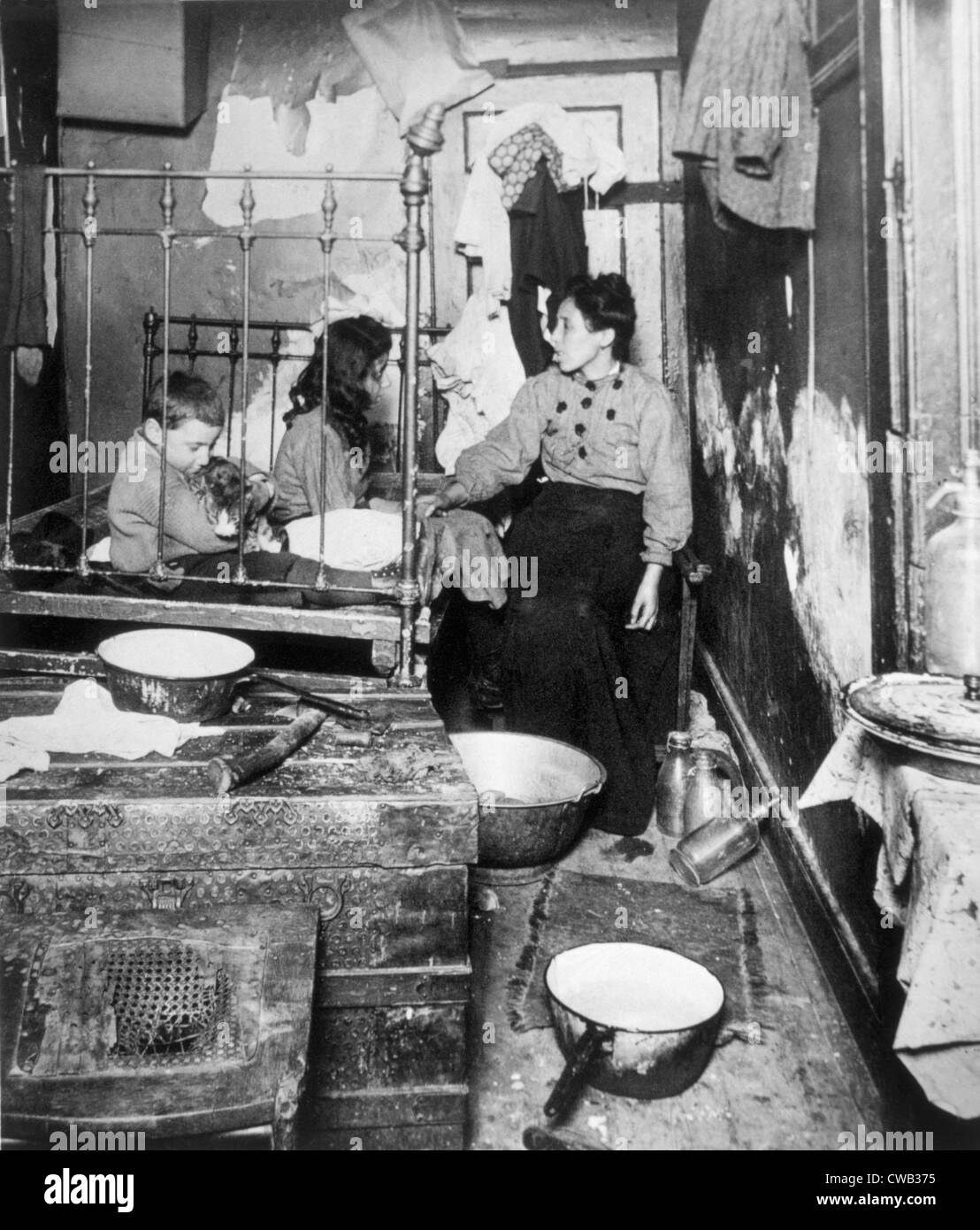 Tenement new york historical hi-res stock photography and images - Alamy