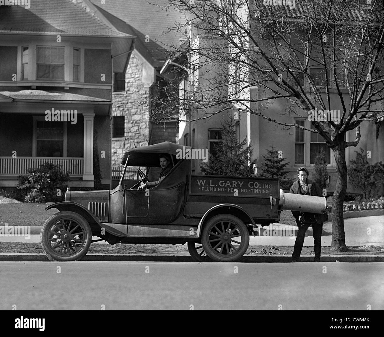 Trucks. Ford Motor Co. Gary Truck, delivering a water heater, 1925 Stock Photo