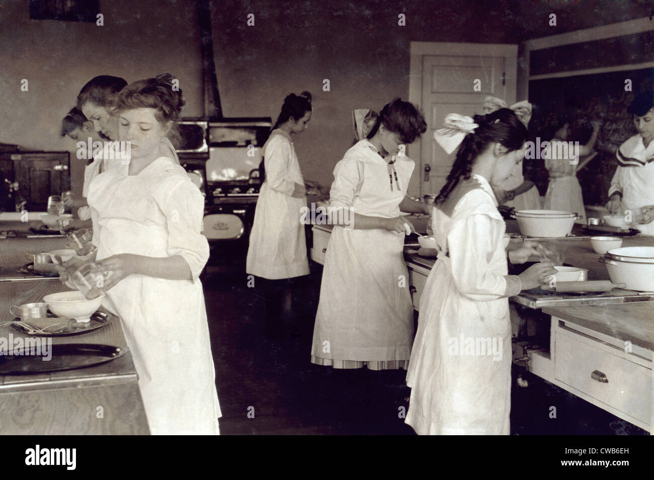 Domestic Science class in Horace Mann School. Tulsa, Oklahoma, Lewis Hine photograph, 1917 Stock Photo