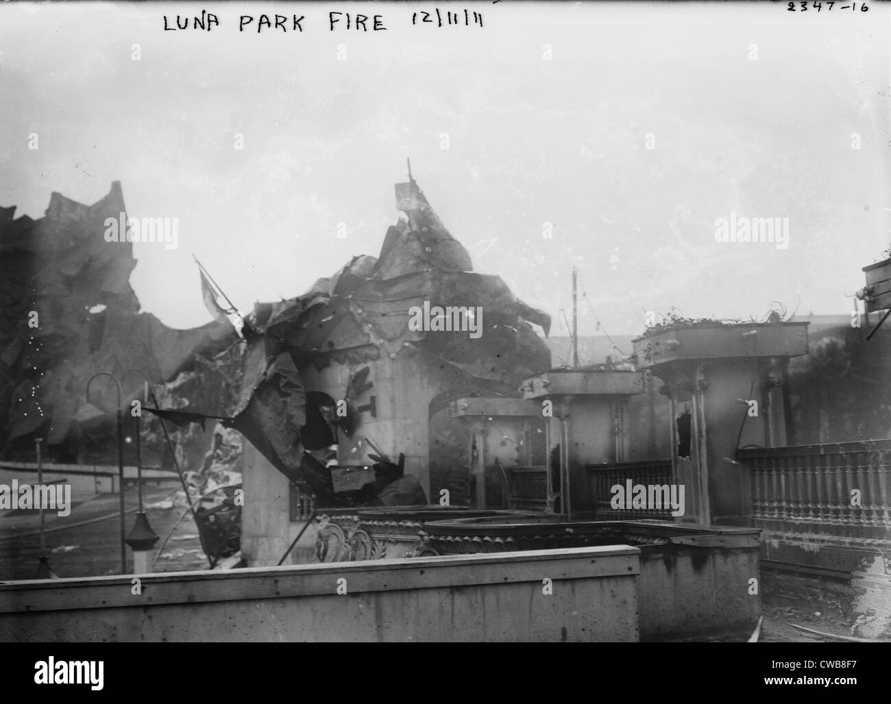 Coney Island, remains of the Alahmbra Restaurant, destroyed by fire, New York, photograph, 1911. Stock Photo