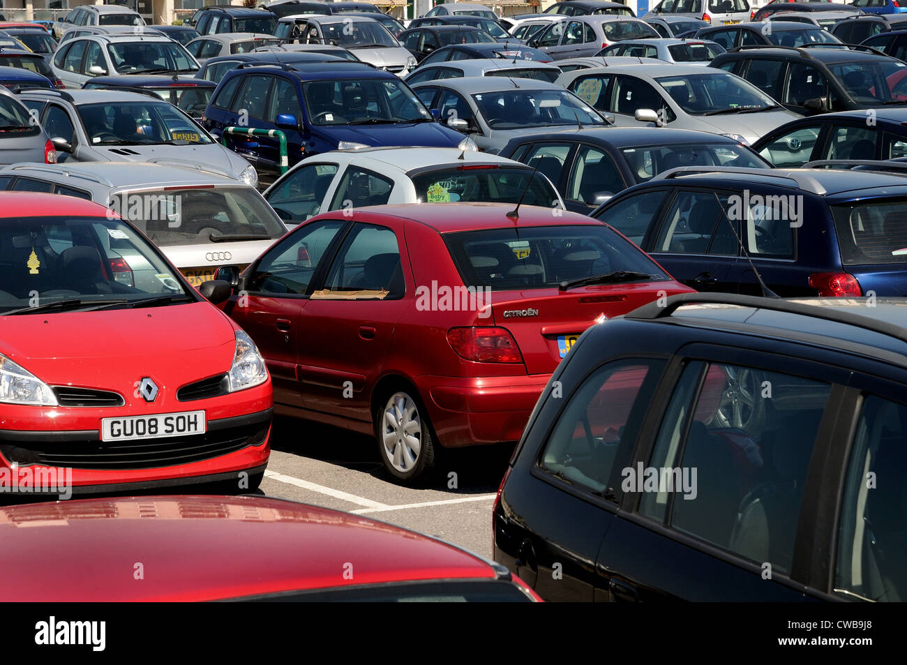 Car roofs in crowded car park on Littlehampton seafront Stock Photo - Alamy