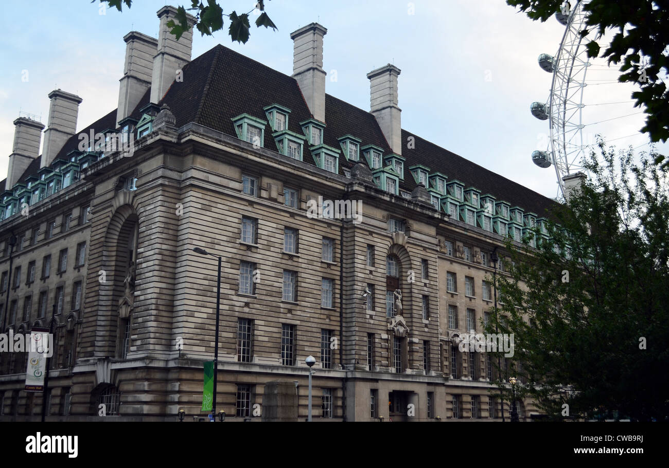 County hall london hi-res stock photography and images - Alamy