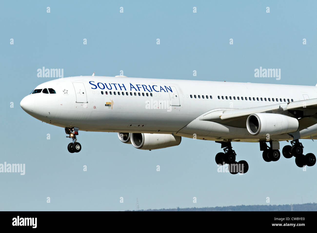 South African Airways Airbus A340-300 on final approach Stock