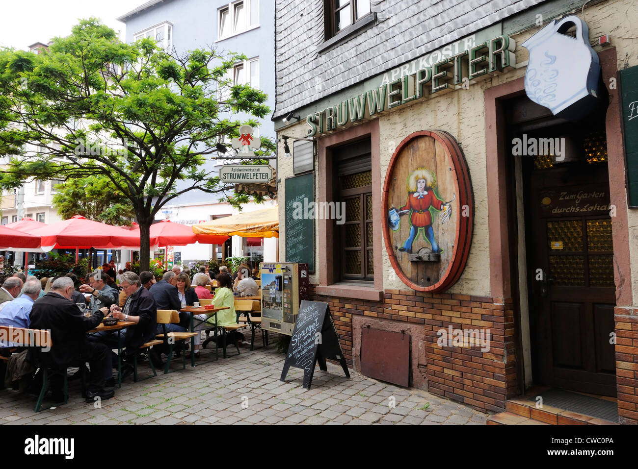 Strewwelpeter cider tavern, Alte Sachsenhausen, Frankfurt, Germany. Stock Photo