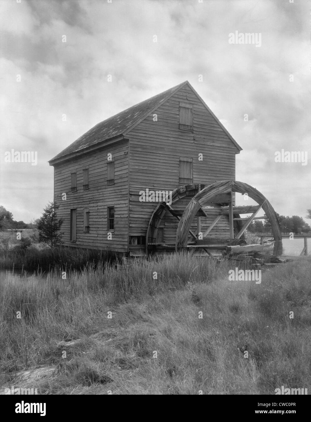 Poplar Grove tide mill was driven by tidal rise and fall. This type of water mill dates from Roman times. Mathews County, Stock Photo