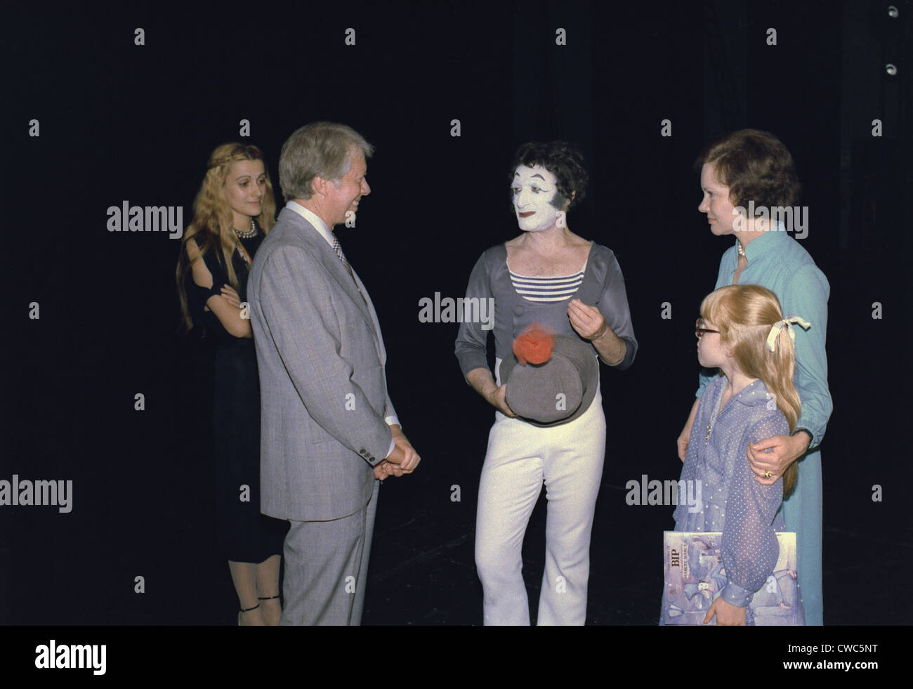 President Jimmy Carter Rosalynn Carter and Amy Carter with French mime Marcel Marceau. June 16 1977. Stock Photo