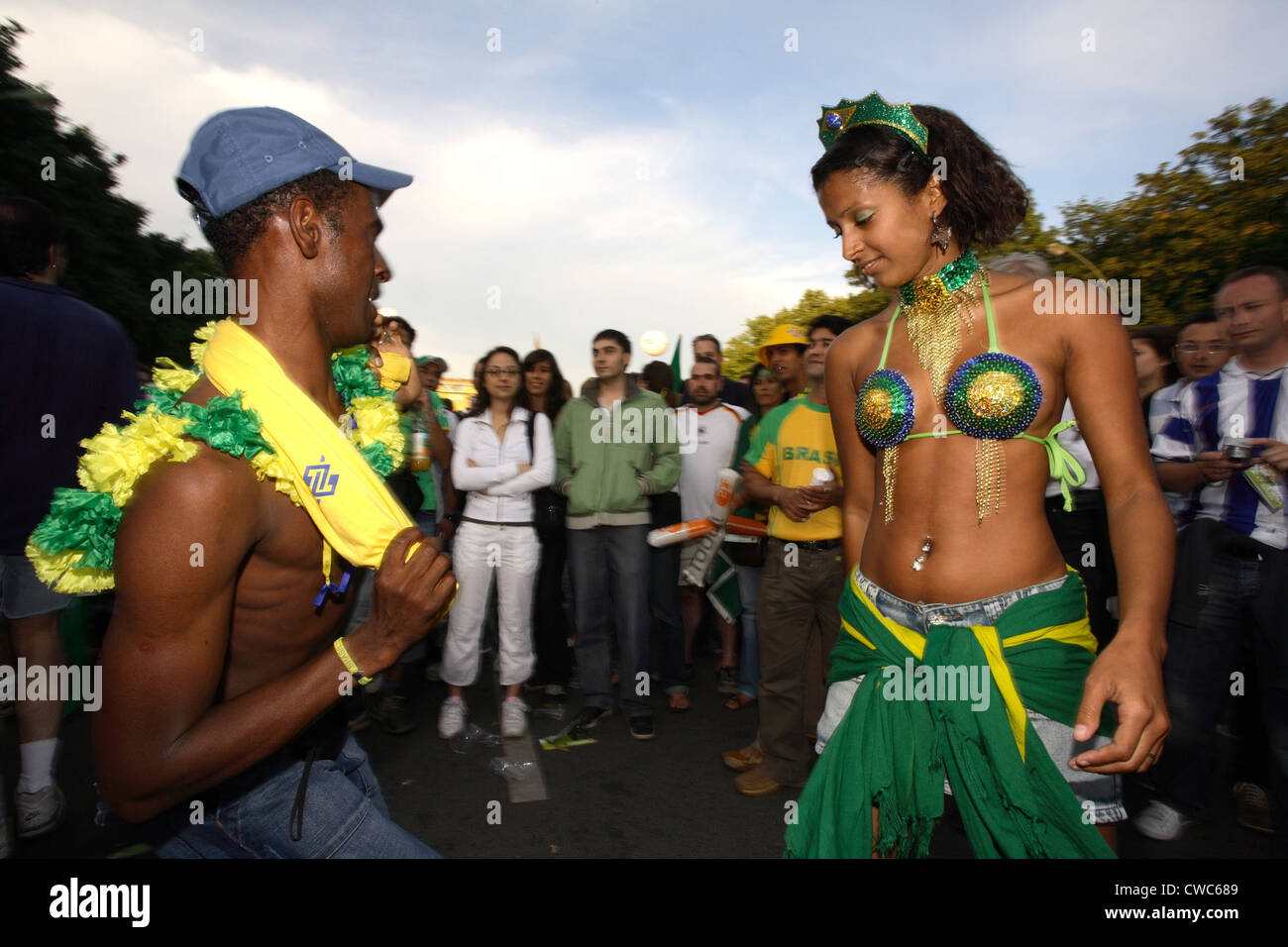 Dancing world cup dance hires stock photography and images Alamy