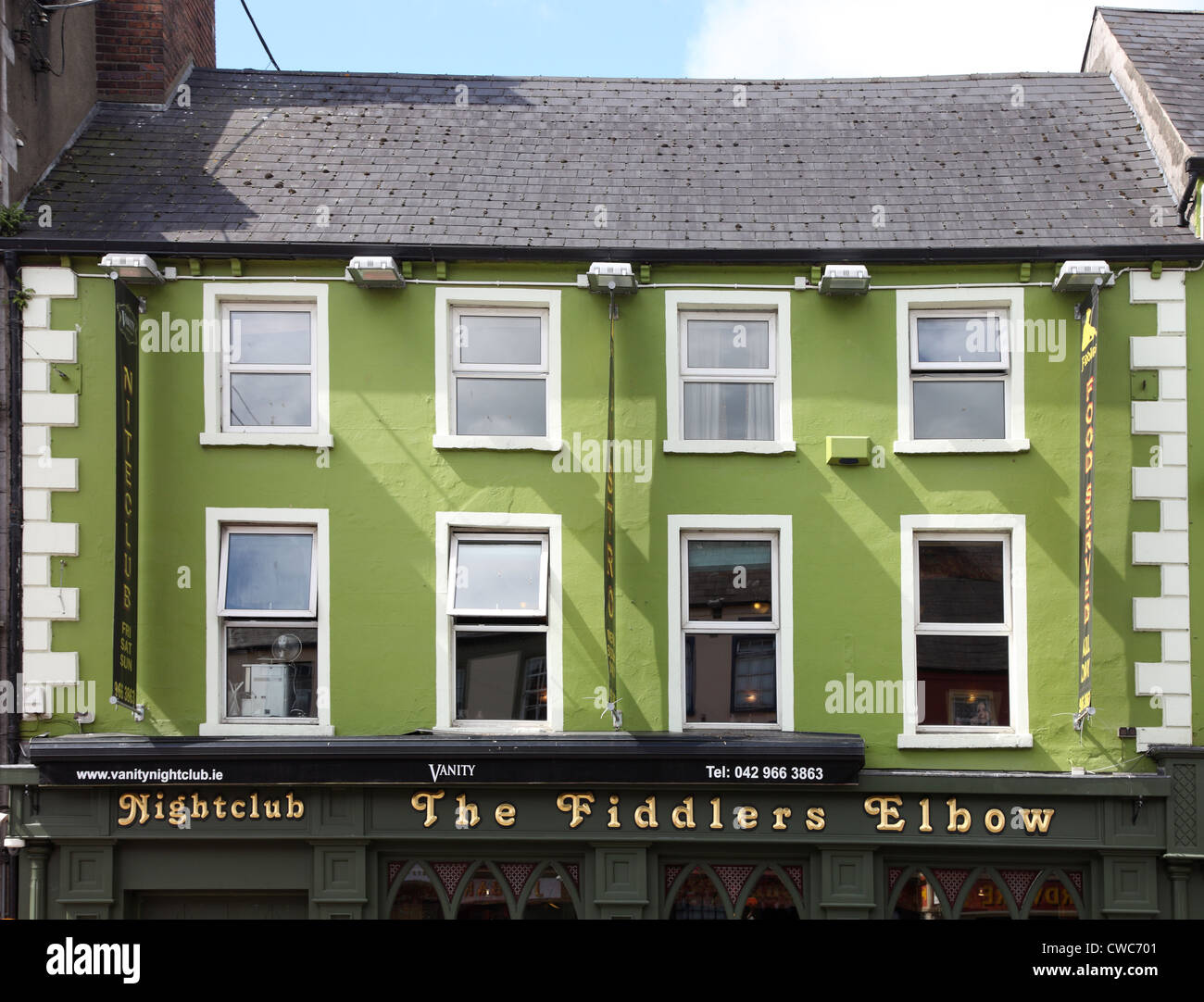 The Fiddlers Elbow bar, Main Street, Carrickmacross, Co. Monaghan, Ireland Stock Photo