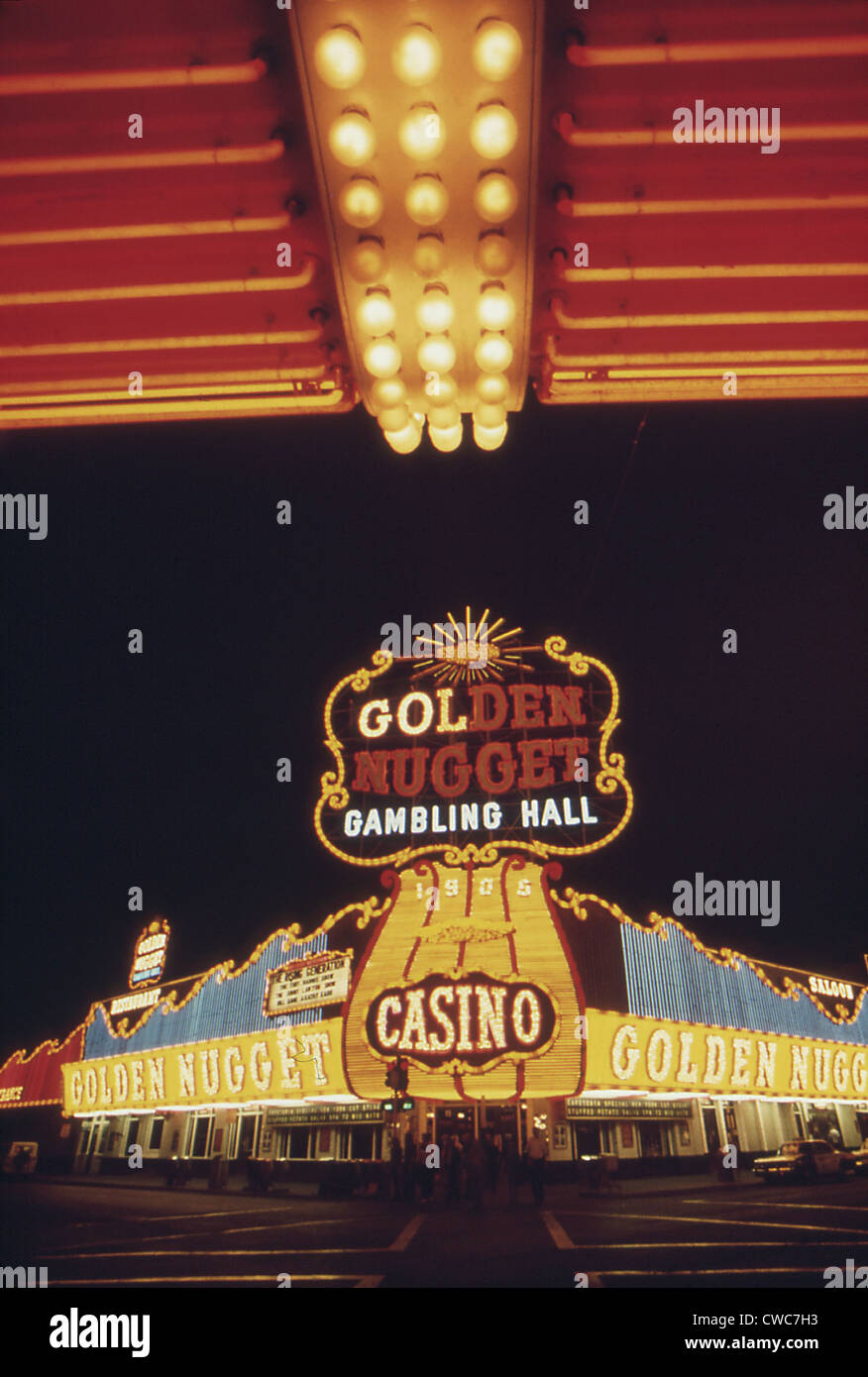 Las vegas sign at night hi-res stock photography and images - Alamy