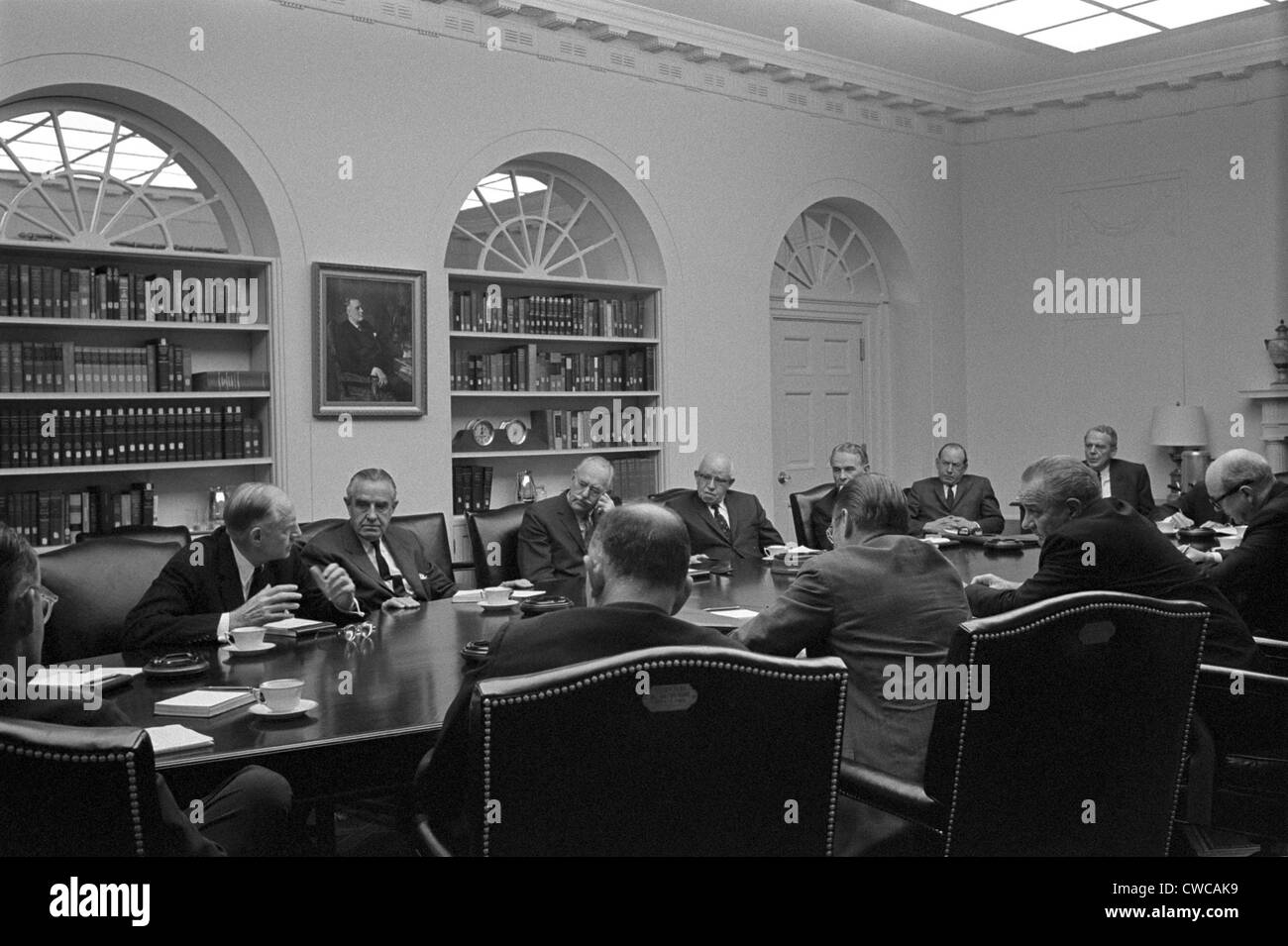 President Lyndon Johnson meets with 'The Wise Men,' a group of senior politicians and military foreign policy advisors. Seated Stock Photo