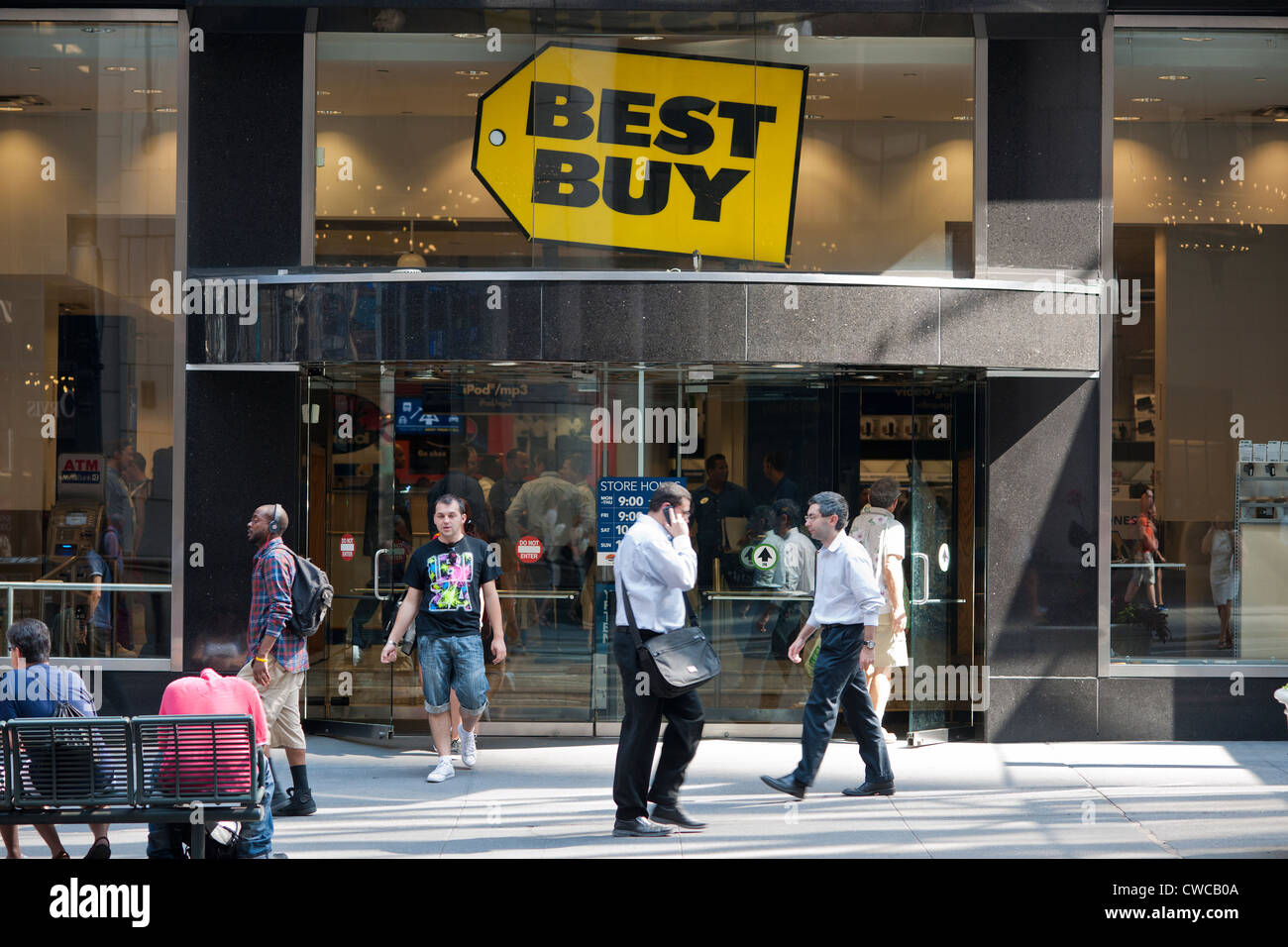 The Best Buy electronics store on Fifth Avenue in New York Stock Photo Alamy