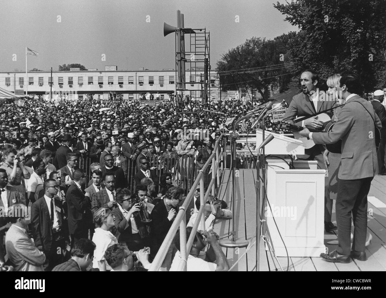 Folk singers Peter, Paul, and Mary performing at the 1963 Civil Rights March on Washington. Aug. 28, 1963. Stock Photo