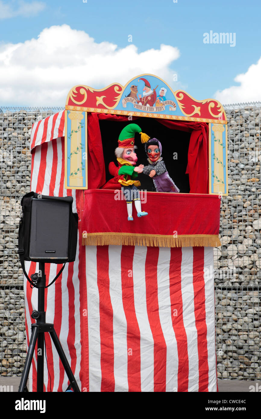 Punch and Judy show, traditional seaside entertainment Stock Photo Alamy